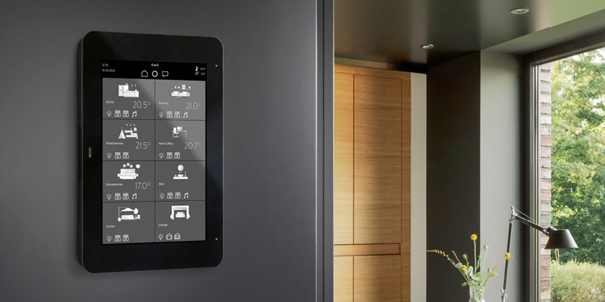 JUNG Smart Panel 8 bei Elektro-Service-Ganz in Hammelbach